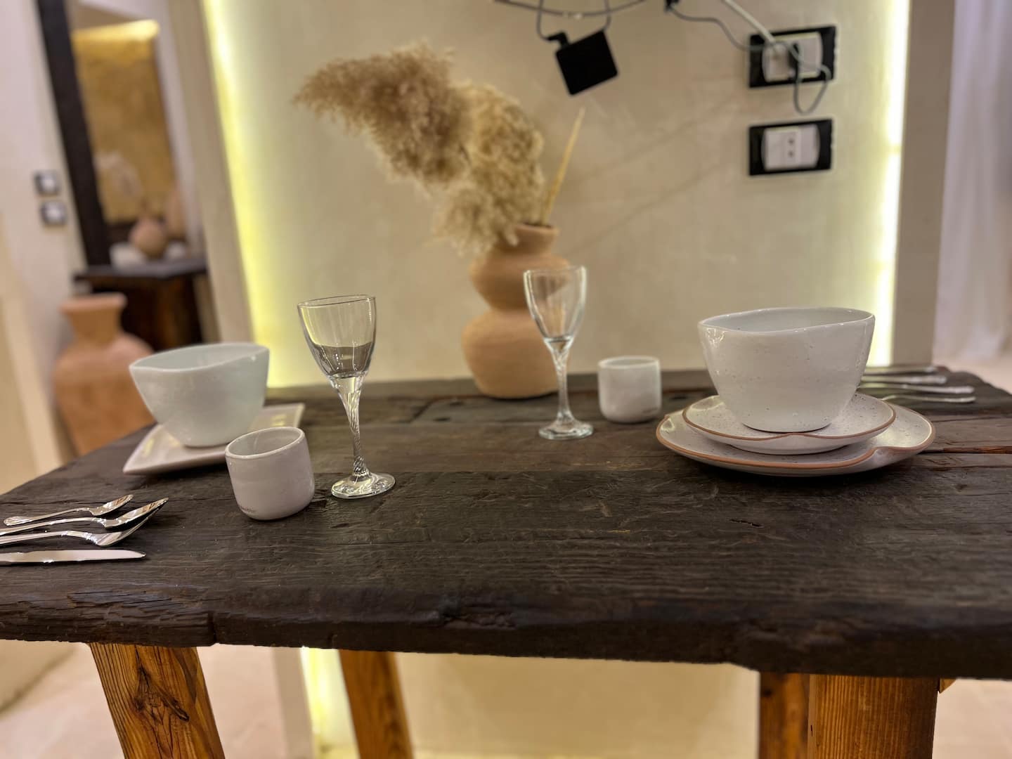 Amigos Amarena 2. Boho studio with Roof Terrace — Dining Area in Giza, Egypt