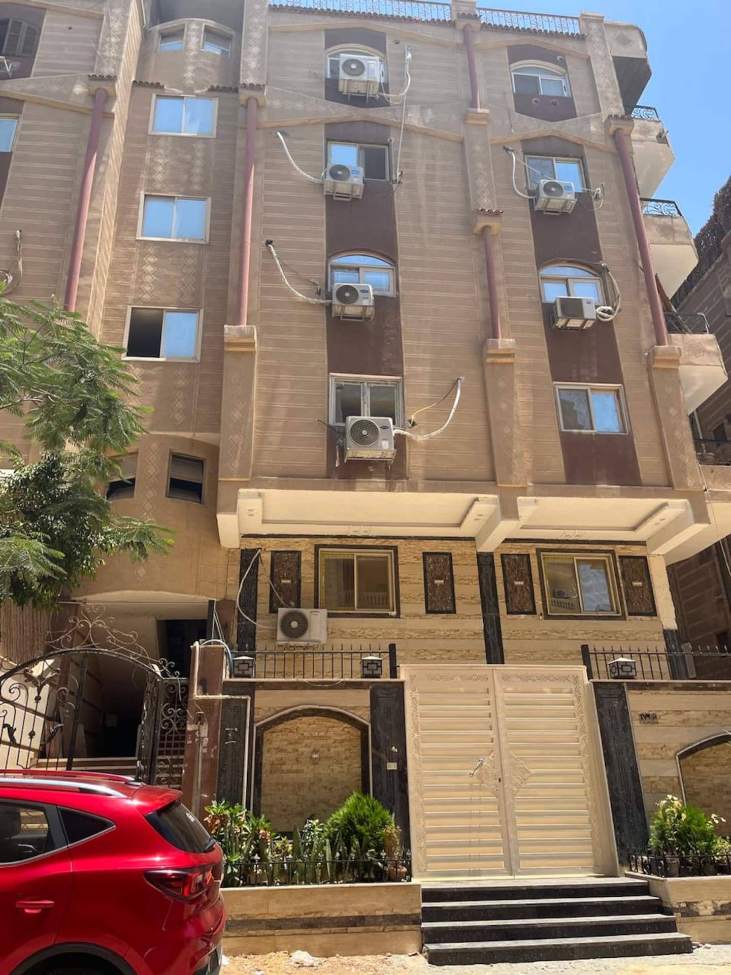 Amigos Amarena 2. Boho studio with Roof Terrace — Exterior in Giza, Egypt