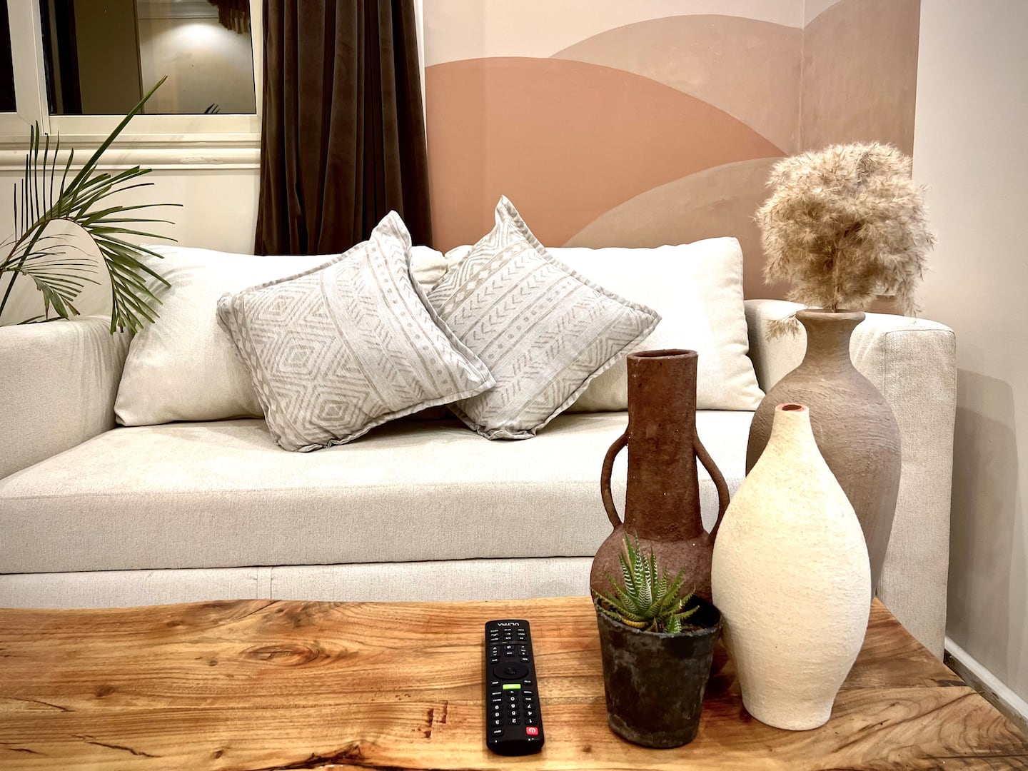 Amigos Rosarena Studio with Roof Terrace — Living Room in Pyramids Gardens, Giza, Egypt — photo 2