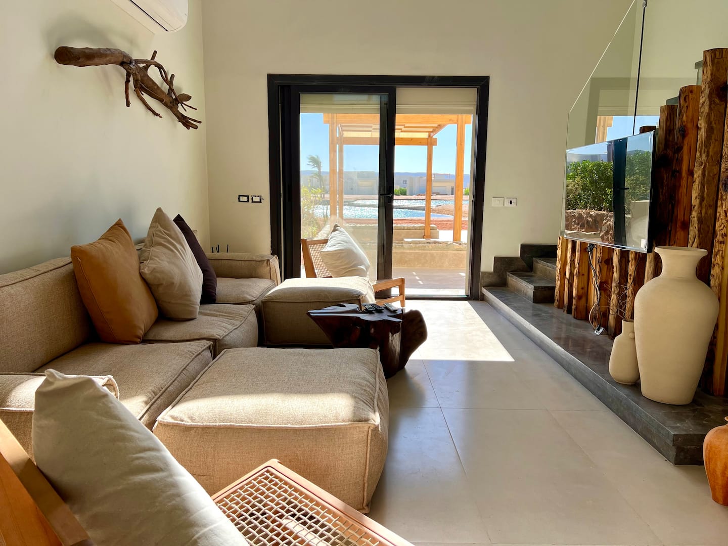 Mar Amor.Twinhouse w/jacuzzi lagoon direct@Elgouna — Living Room in Hurghada, El Gouna, Egypt — photo 2