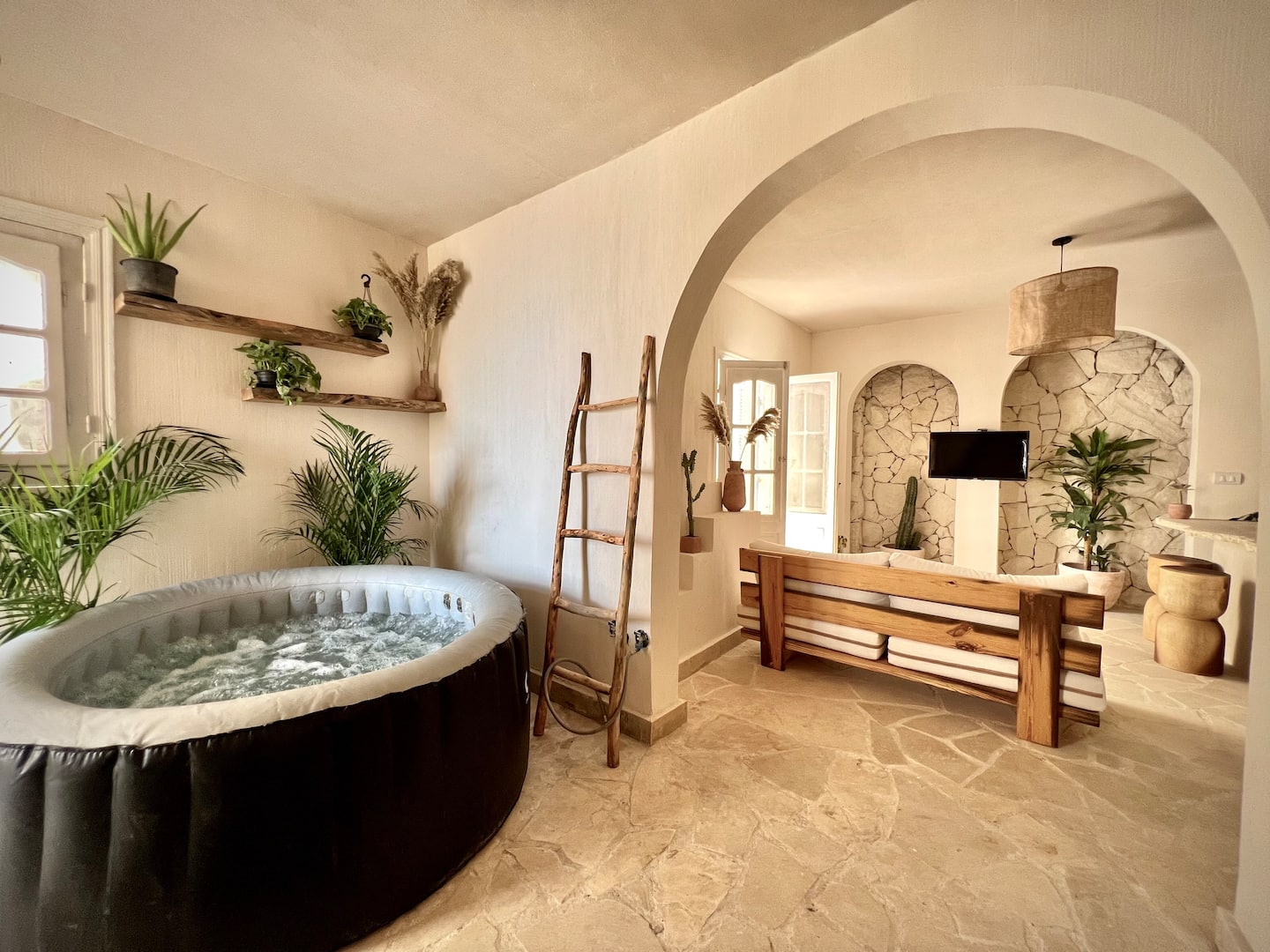 Almapura — Hot Tub in Nazlat as Sammān, Giza, Egypt