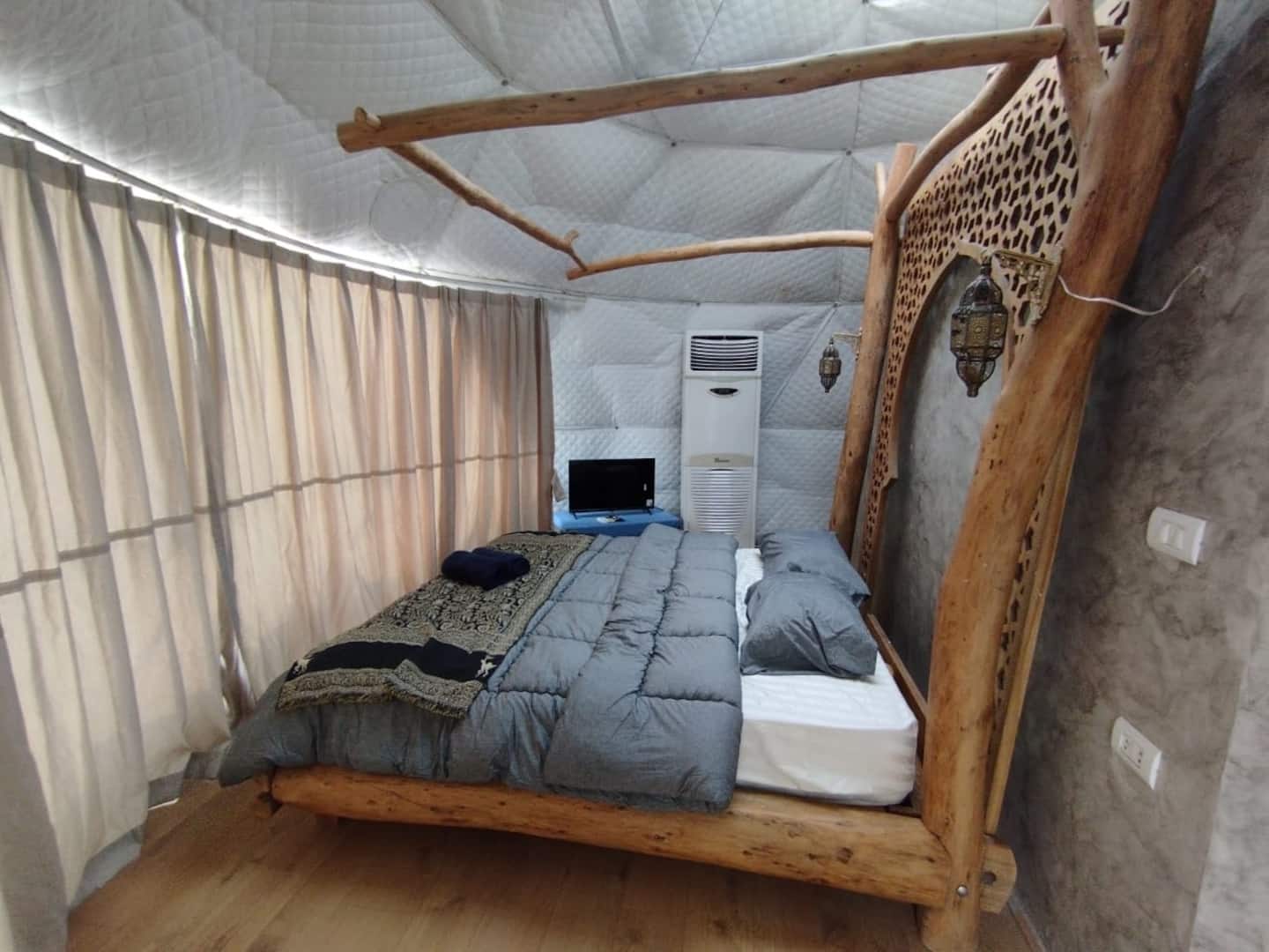 Esfera Celeste. Unique Luxury Dome w/pyramids view — Bedroom 1 in Nazlet El Batran, Giza, Egypt