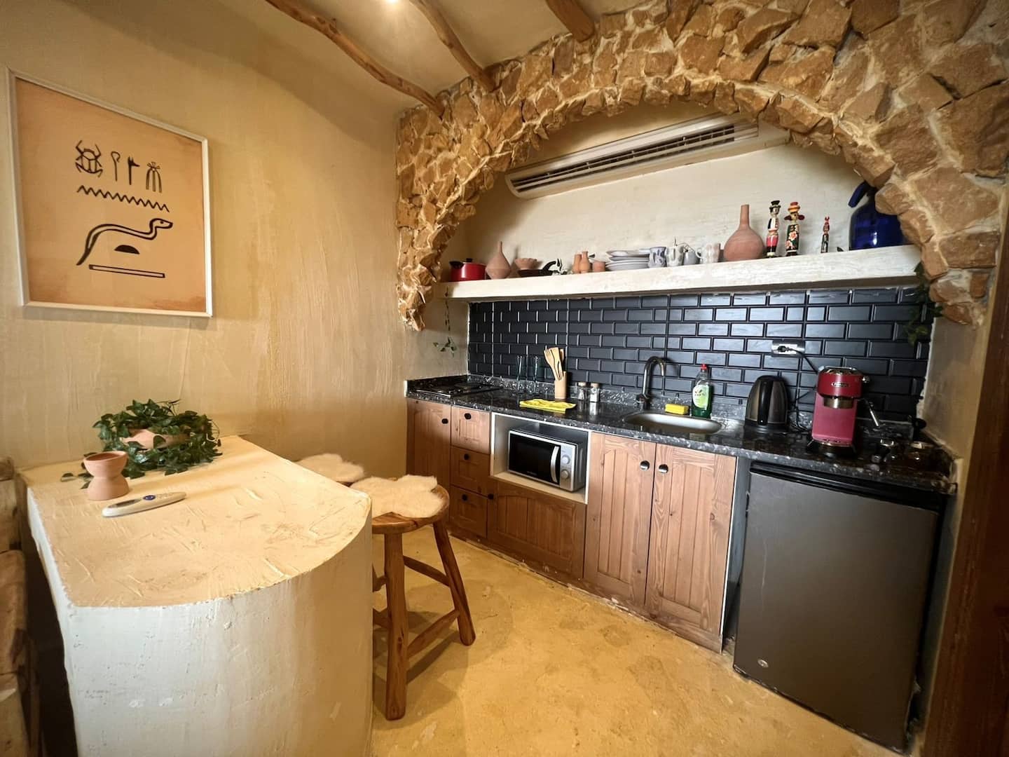 Ancient Pyramids View Retreat with Jacuzzi 806 — Full Kitchen in Nazlat as Sammān, Giza, Egypt