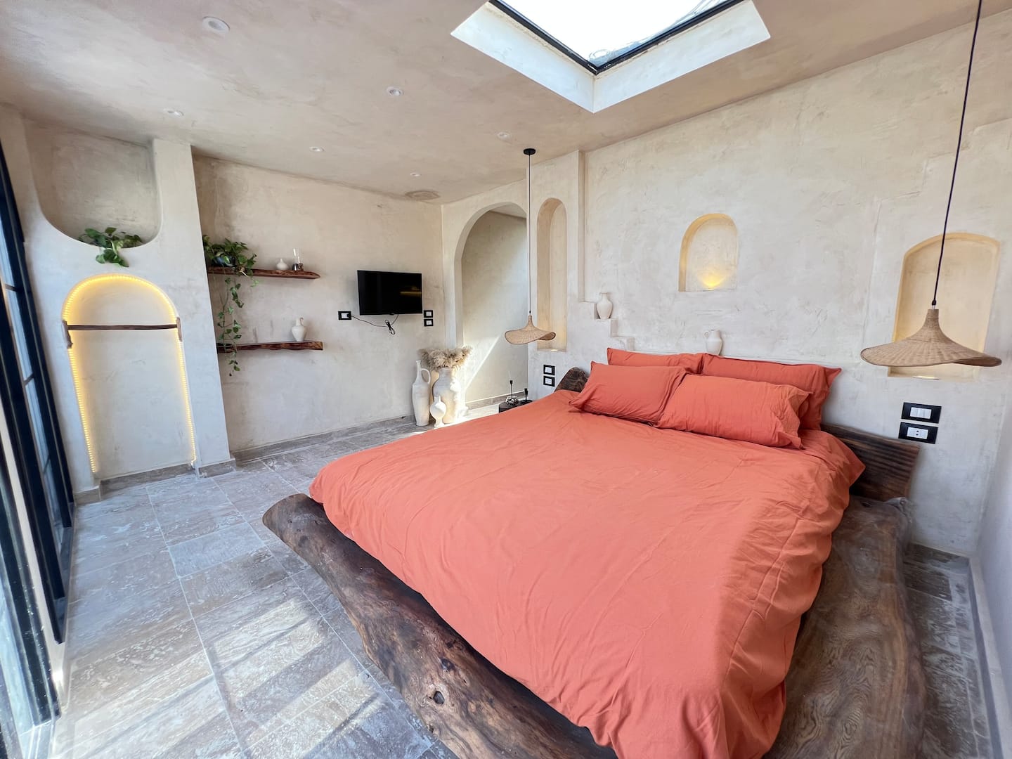 Suspiroo | Skylight + Private Jacuzzi Terrace — Bedroom 1 in Giza, Egypt