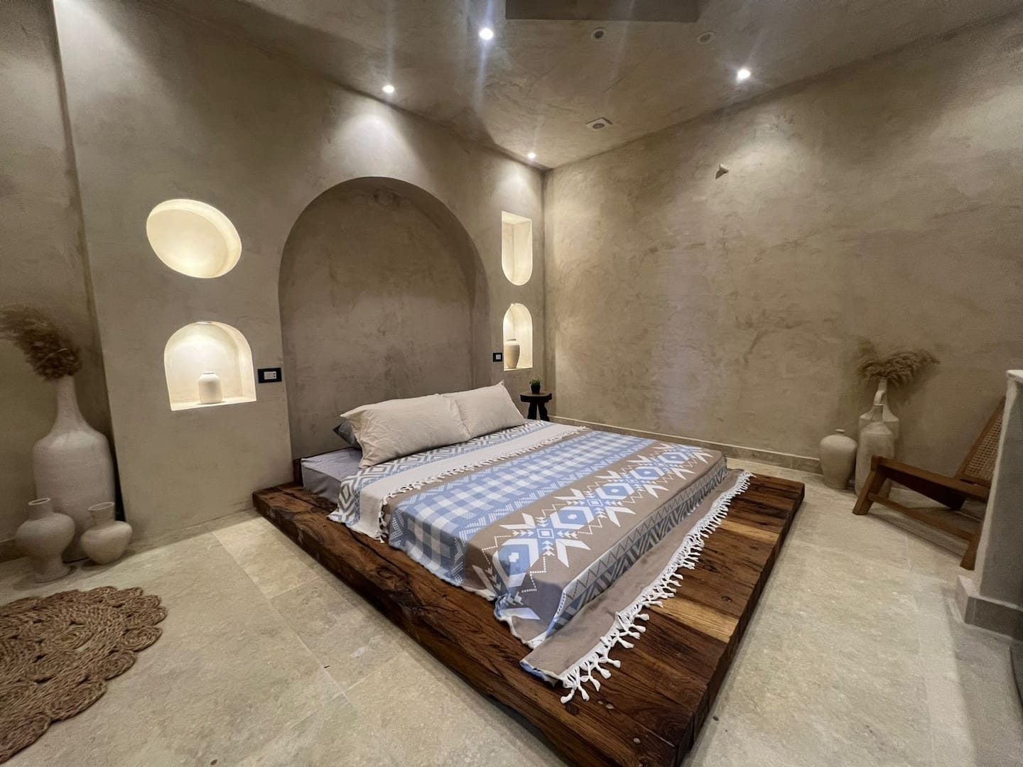 Cariño. Studio / Pyramids View from Rooftop — Bedroom 1 in Pyramids Gardens, Giza, Egypt — photo 2