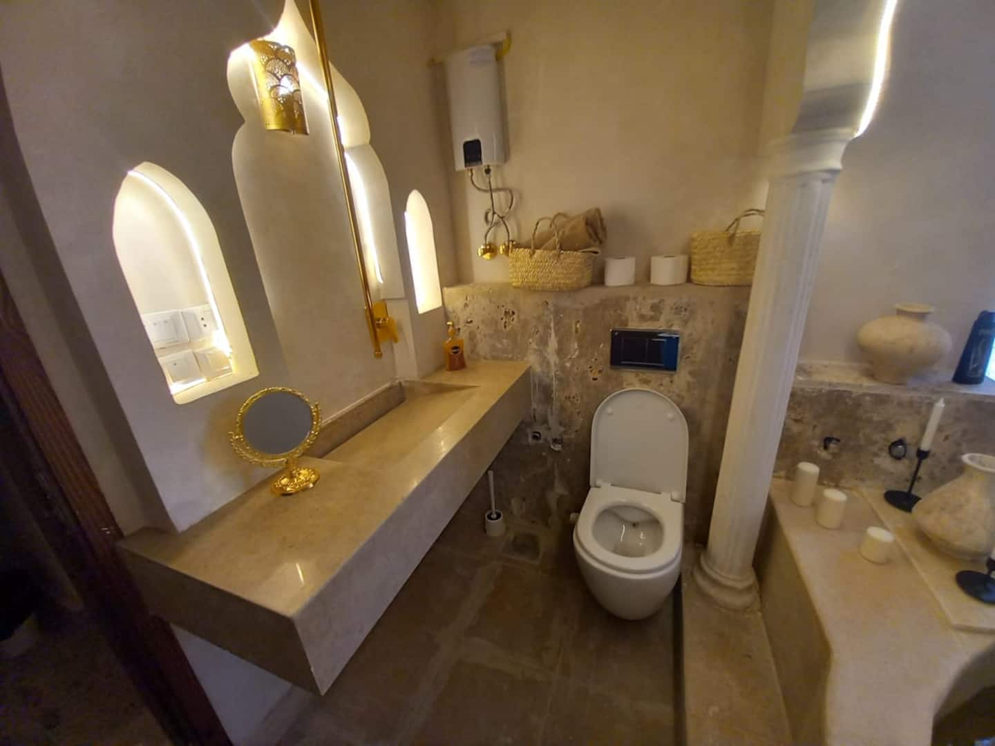 Ambar — Full bathroom 1 in Nazlat as Sammān, Giza, Egypt — photo 3