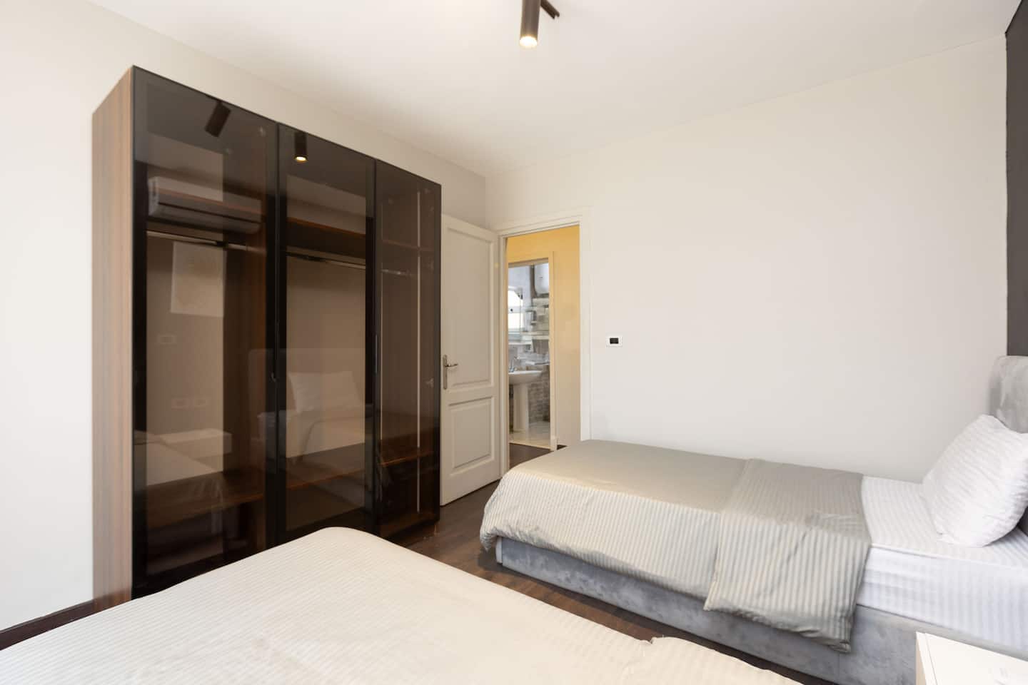 Spacious Luxury Apartment@Madinaty-6Guests+5G wifi — Bedroom 3 in Madinaty, New Cairo, Egypt — photo 2