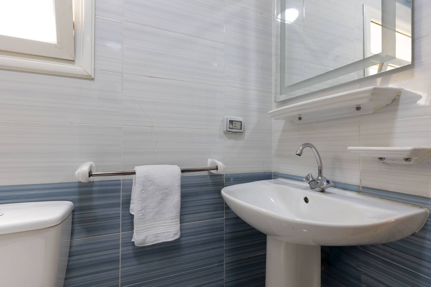 Spacious Luxury Apartment@Madinaty-6Guests+5G wifi — Full bathroom 2 in Madinaty, New Cairo, Egypt
