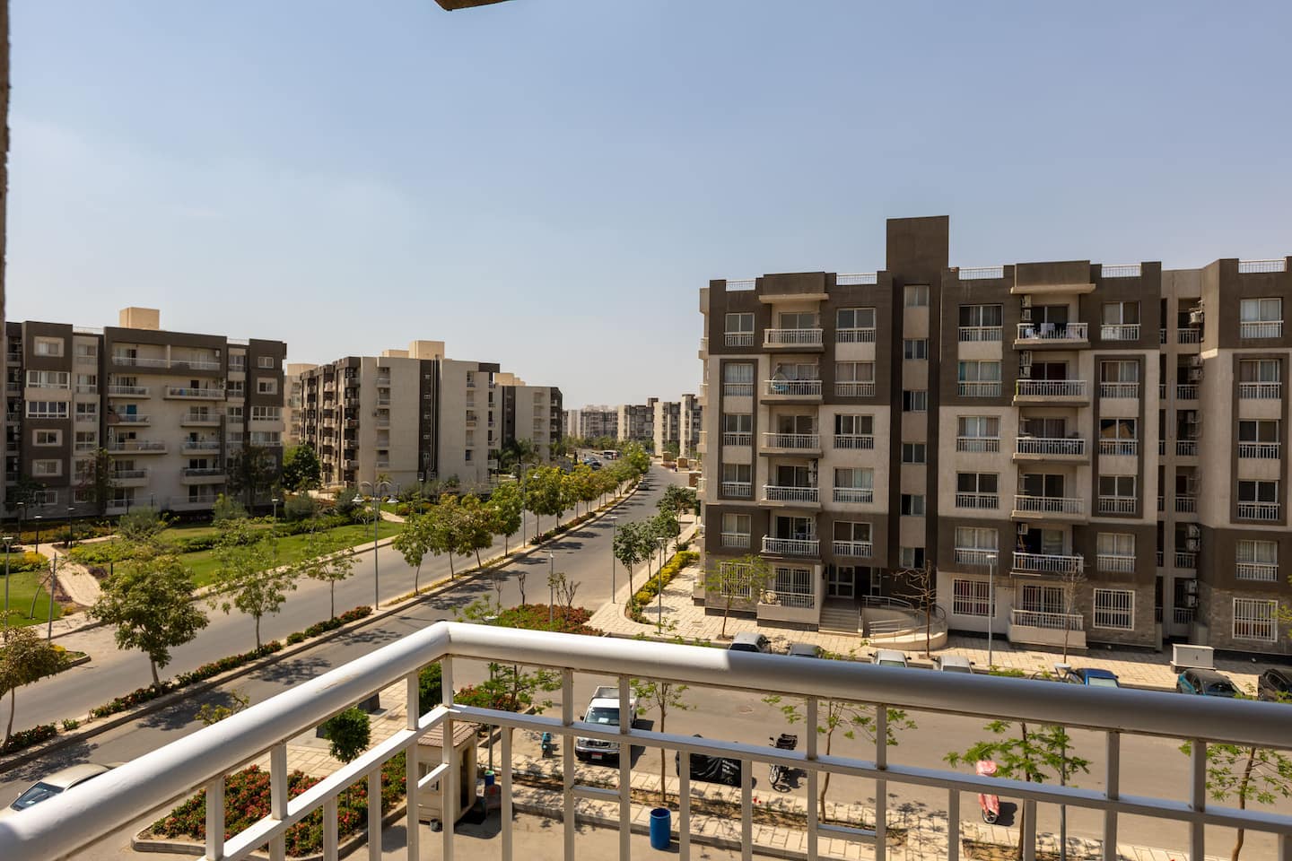 Spacious Luxury Apartment@Madinaty-6Guests+5G wifi — Balcony in Madinaty, New Cairo, Egypt — photo 2