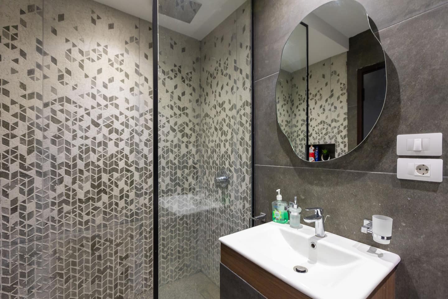 5BR-4BATH Spacious Luxury Haven — Full bathroom 1 in Madinaty, New Cairo, Egypt — photo 2