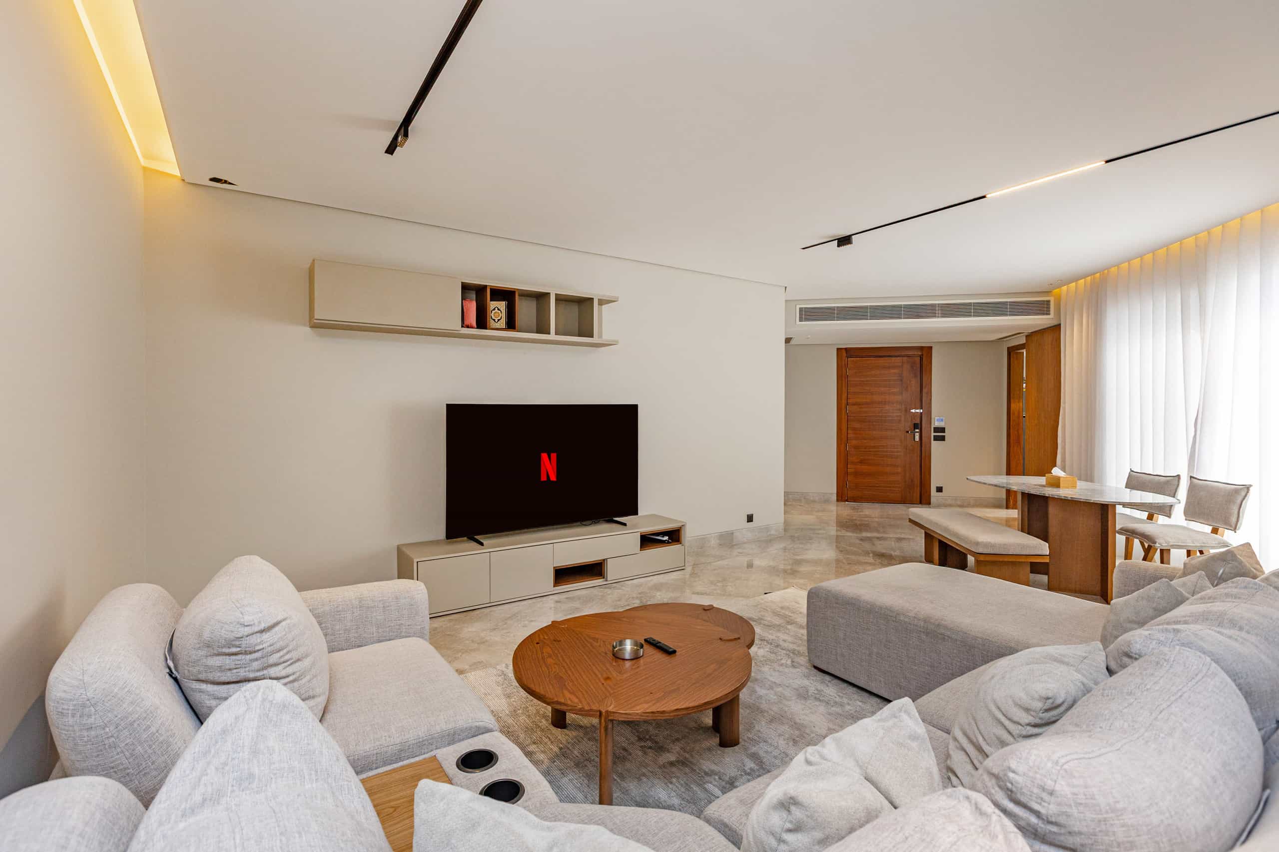 Stylish 2-Bedroom Apartment | Silver Palm 1
