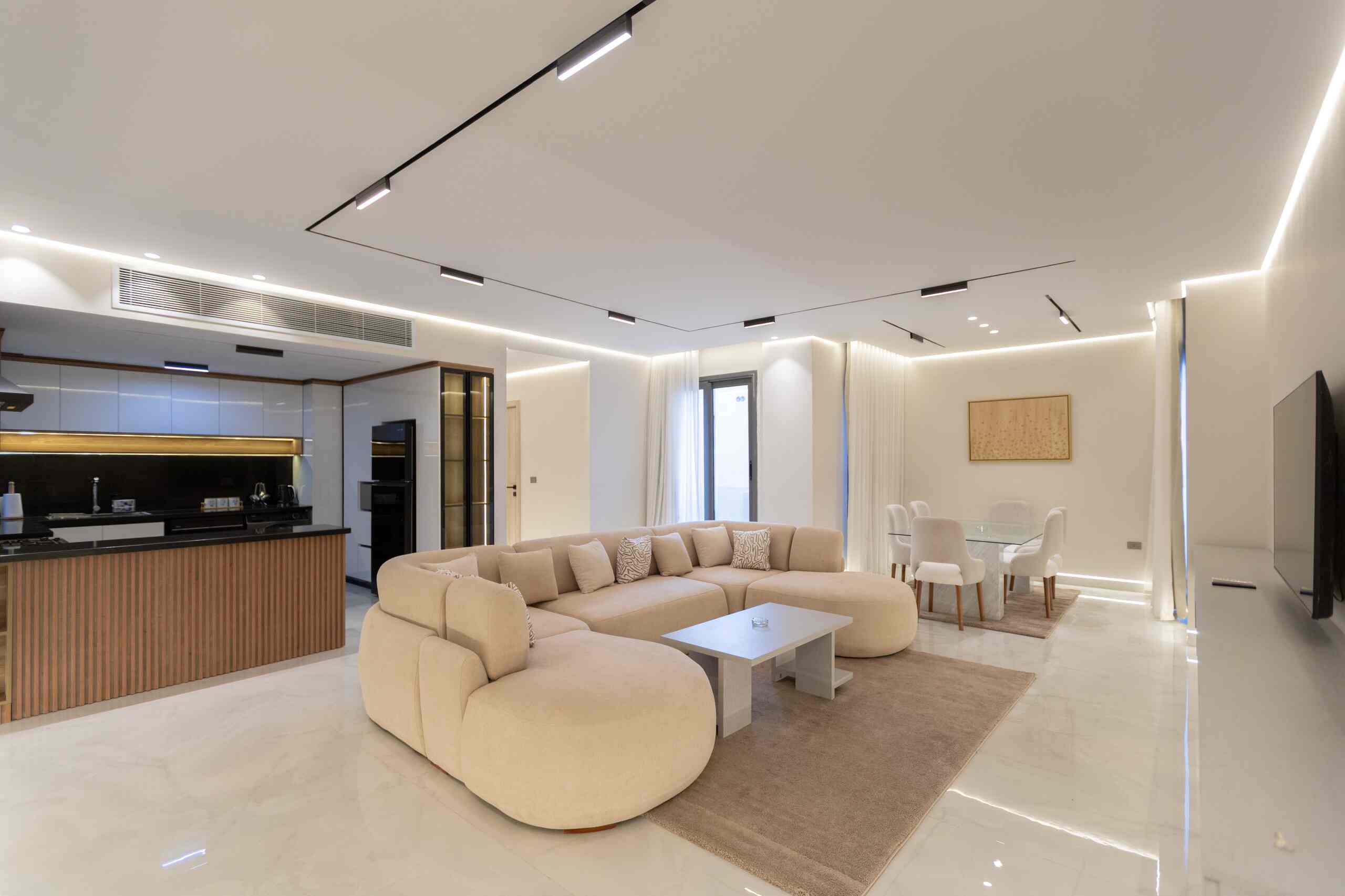 Stunning 3-Bdr Apt With Side Pool View|Silver Palm 1