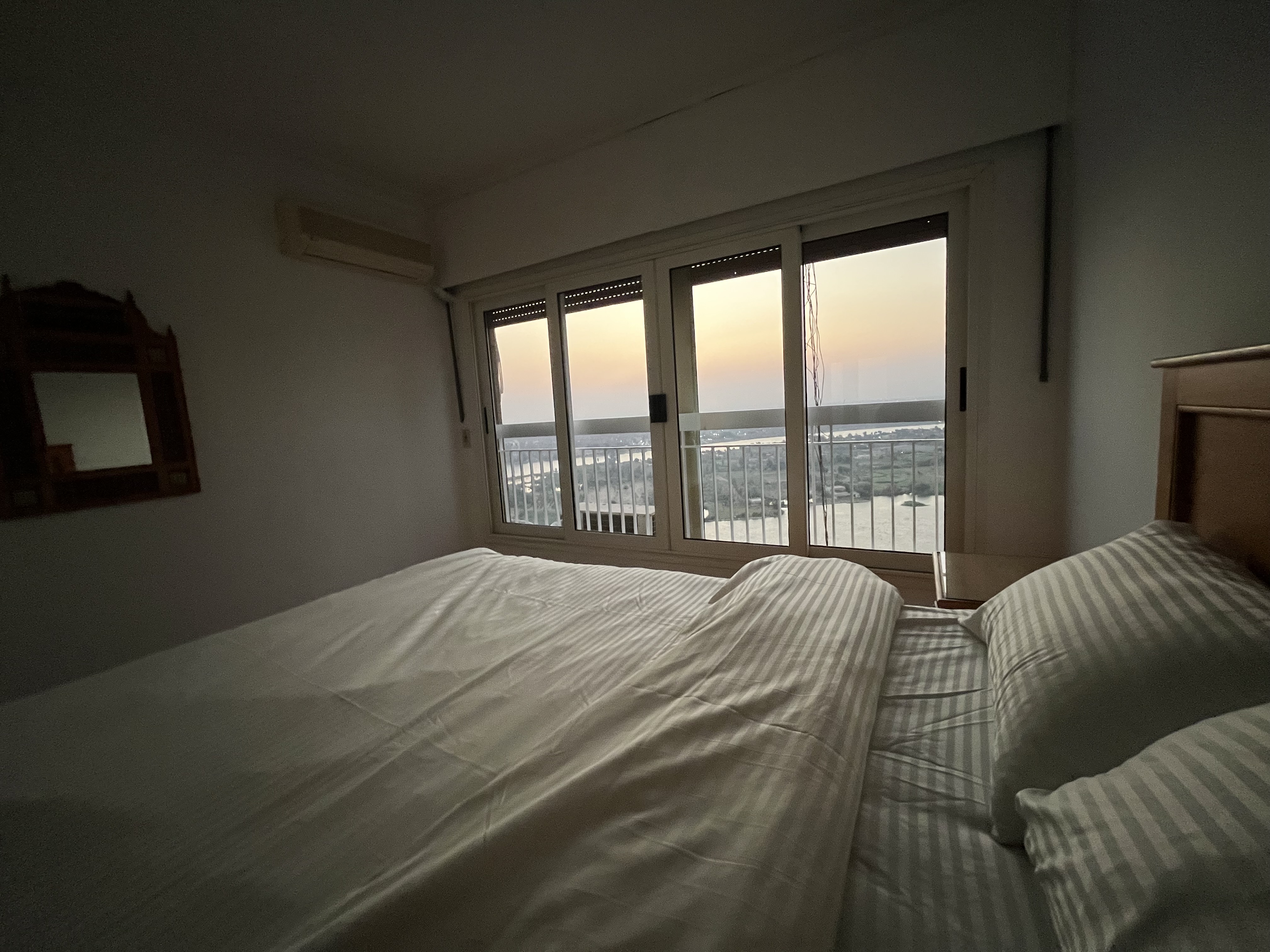 the LOFT - Nile Pyramids Residence — Apartment in 380 Nile Corniche, Maadi, Cairo, Egypt — photo 12