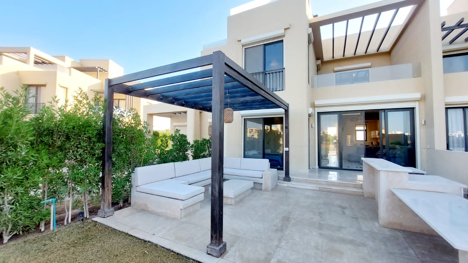 Spacious 3BR Twin Villa Tawila | Shared Pool Stay — Villa in Tawila Elgouna, Red Sea, Egypt — photo 12