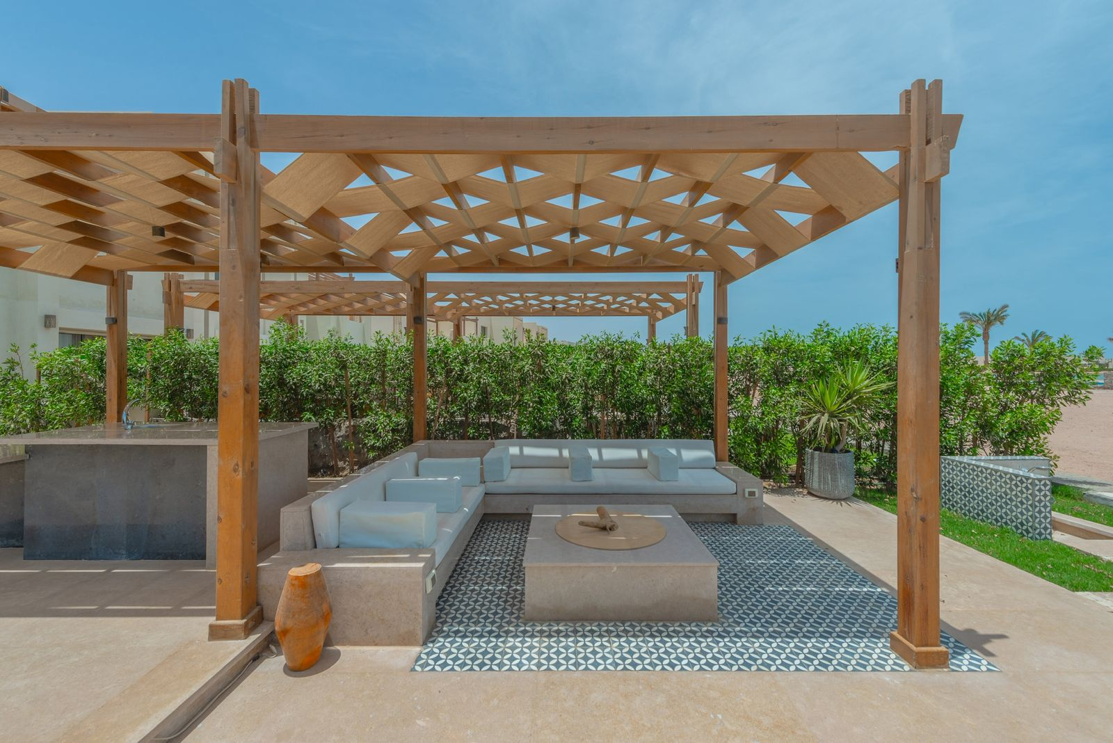 Chic 3BR Shedewan	Lagoon View & Shared Pool — Townhouse in Shedwan Elgouna, Red Sea, Egypt — photo 6