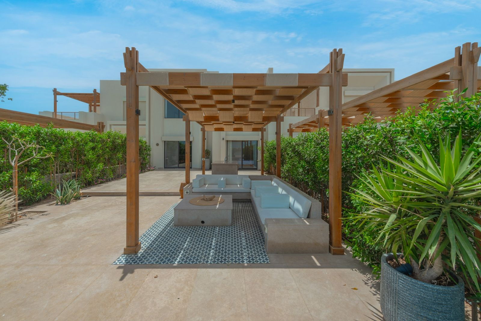 Chic 3BR Shedewan	Lagoon View & Shared Pool — Townhouse in Shedwan Elgouna, Red Sea, Egypt — photo 7