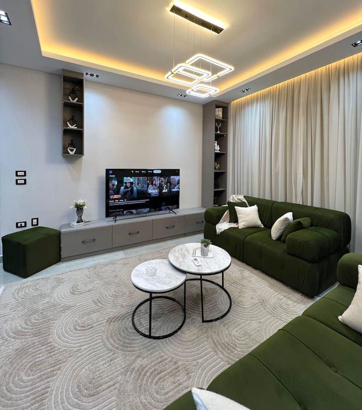 Next to WaterWay Charm Near Mall and Restaurants — Apartment in Next to WaterWay, New Cairo, Egypt, Egypt — photo 2