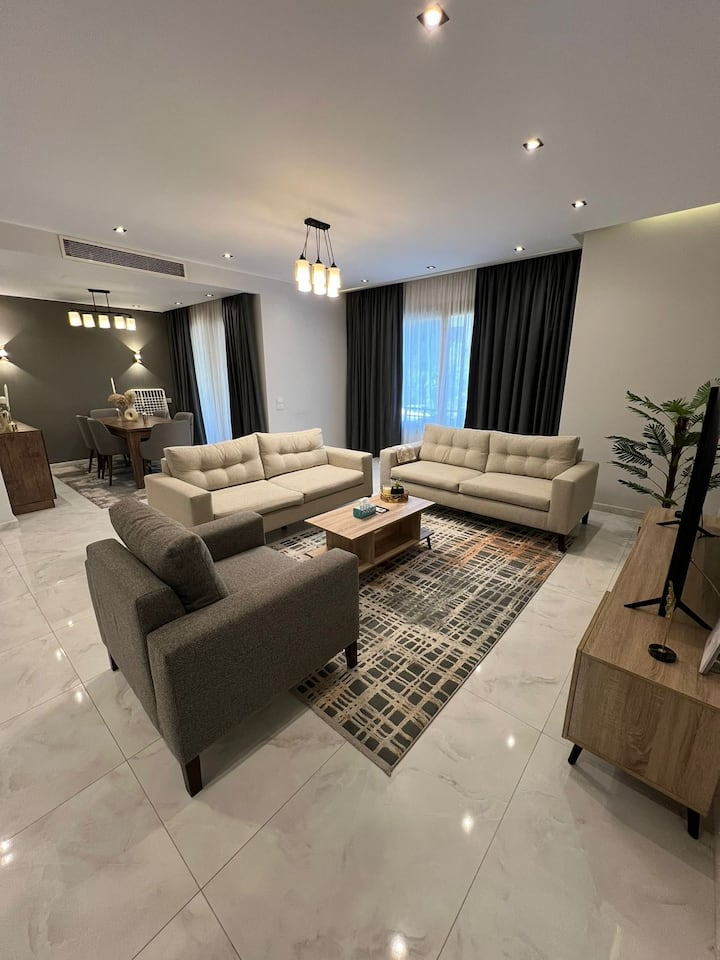 Designer Finish Prestigious AUC Palm Hills VG 2Bed — Apartment in AUC Palm Hills VG, New Cairo, Egypt, Egypt — photo 4