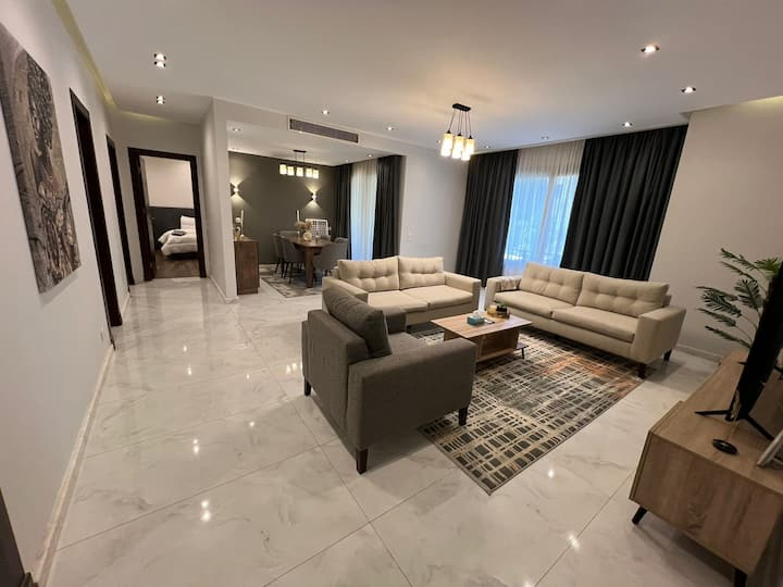 Designer Finish Prestigious AUC Palm Hills VG 2Bed — Apartment in AUC Palm Hills VG, New Cairo, Egypt, Egypt — photo 5