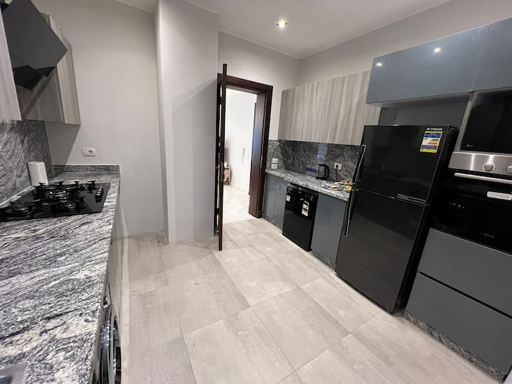 Designer Finish Prestigious AUC Palm Hills VG 2Bed — Apartment in AUC Palm Hills VG, New Cairo, Egypt, Egypt — photo 6