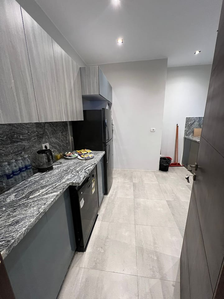 Designer Finish Prestigious AUC Palm Hills VG 2Bed — Apartment in AUC Palm Hills VG, New Cairo, Egypt, Egypt — photo 7