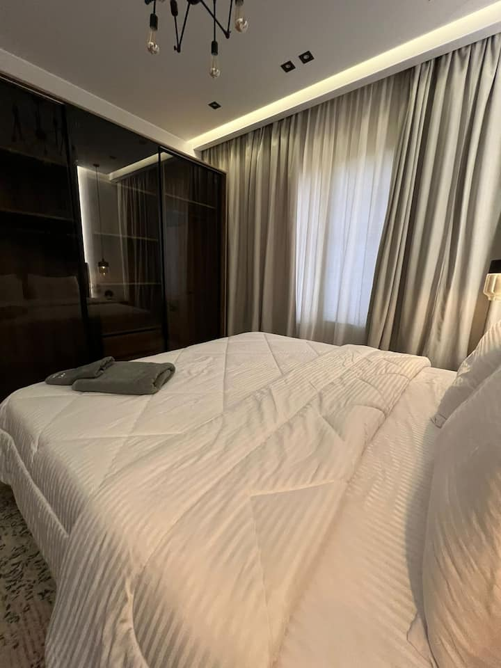 Designer Finish Prestigious AUC Palm Hills VG 2Bed — Apartment in AUC Palm Hills VG, New Cairo, Egypt, Egypt — photo 22