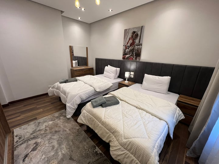 Designer Finish Prestigious AUC Palm Hills VG 2Bed — Apartment in AUC Palm Hills VG, New Cairo, Egypt, Egypt — photo 24