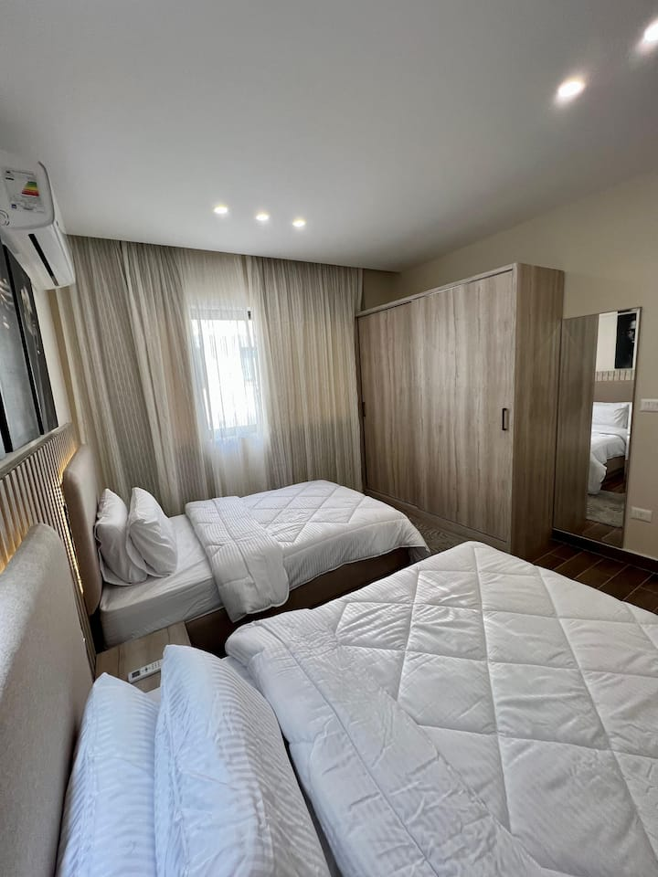 Elegant Servcd 2-Bed W/ Large Terrace — Apartment in Lakeview Residence, New Cairo, Egypt, Egypt — photo 16