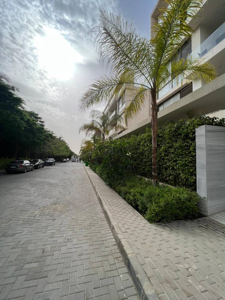Elegant Servcd 2-Bed W/ Large Terrace — Apartment in Lakeview Residence, New Cairo, Egypt, Egypt — photo 28