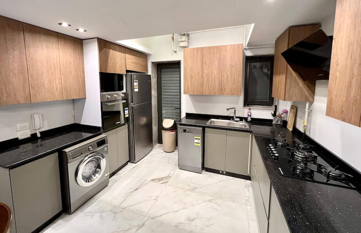 À la mode 2-bed with Designer Touch Lakeview Rsdnc — Apartment in Lakeview, New Cairo, Egypt, Egypt — photo 10