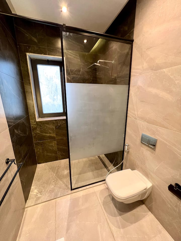 À la mode 2-bed with Designer Touch Lakeview Rsdnc — Apartment in Lakeview, New Cairo, Egypt, Egypt — photo 24