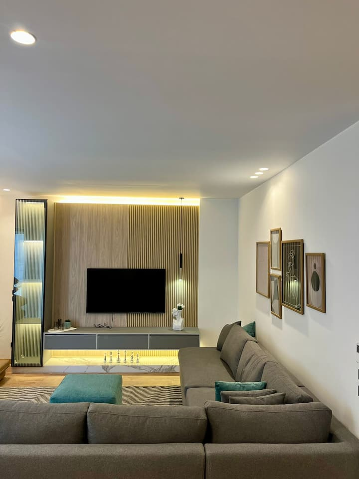 Très Chic 2-Bed W/ Private Patio — Apartment in Lakeview, New Cairo, Egypt, Egypt — photo 8