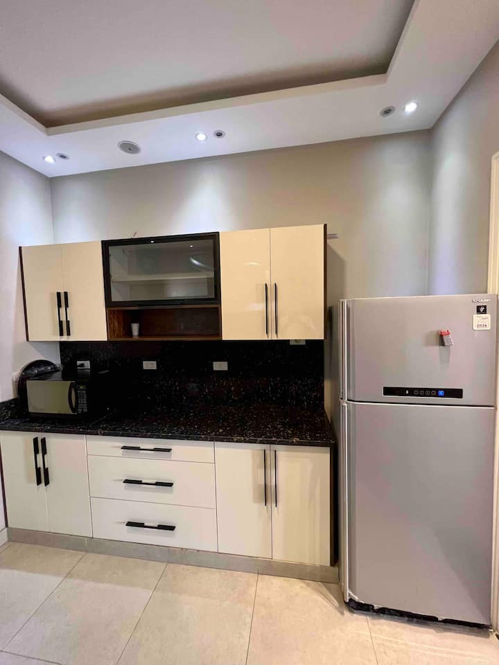 Palm Hills 2-Bed Serviced Aprtment — Apartment in Palm Hills 'The Village Gate, New Cairo, Egypt, Egypt — photo 9