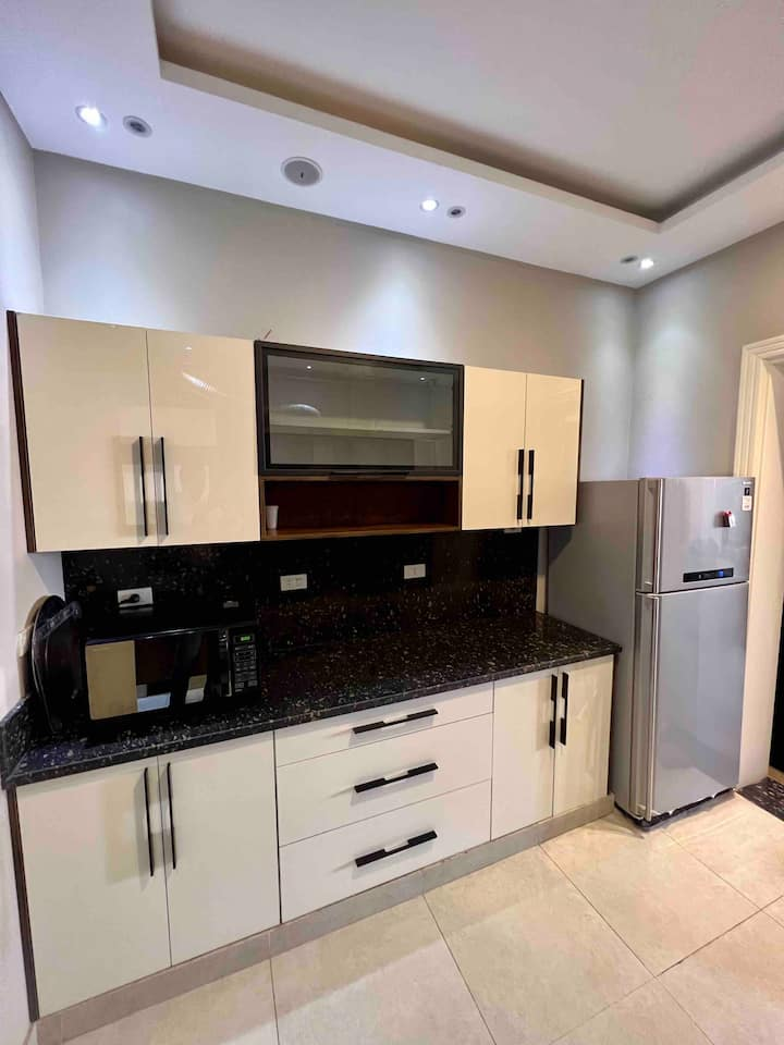 Palm Hills 2-Bed Serviced Aprtment — Apartment in Palm Hills 'The Village Gate, New Cairo, Egypt, Egypt — photo 14