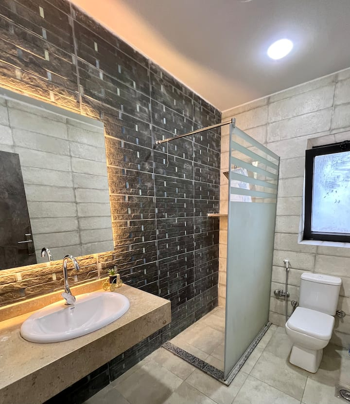 Sunlit Chic open view new 2-bed — Apartment in Lakeview, New Cairo, Egypt, Egypt — photo 16