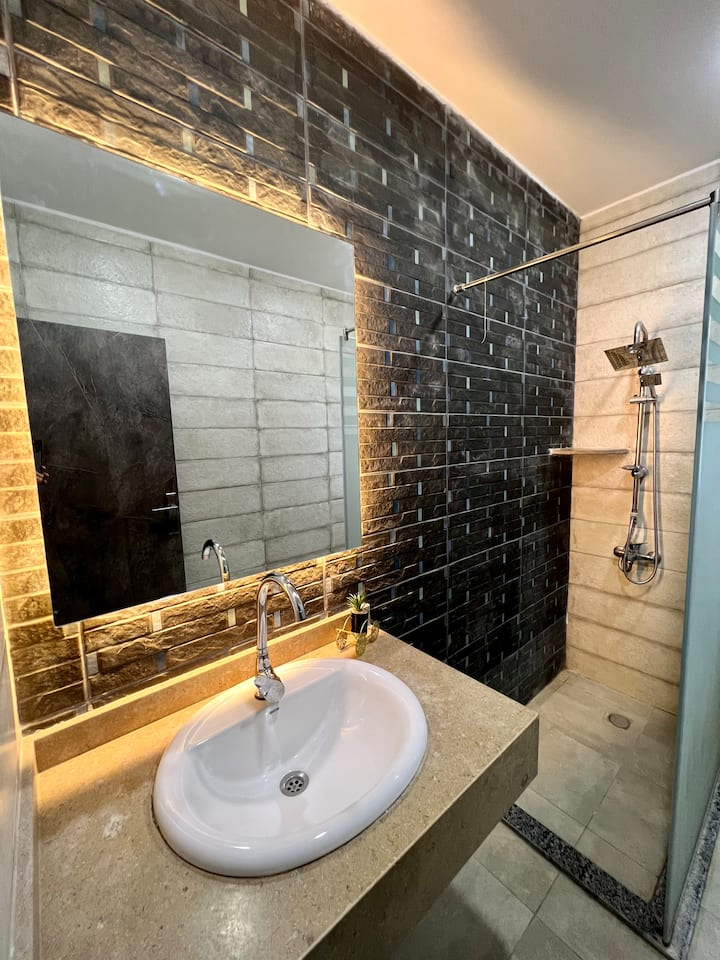 Sunlit Chic open view new 2-bed — Apartment in Lakeview, New Cairo, Egypt, Egypt — photo 22