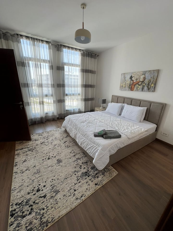 CFC Business District Elite 2-Bed Serviced Aprtmt — Apartment in Aura Apartments CFC, New Cairo, Egypt, Egypt — photo 9