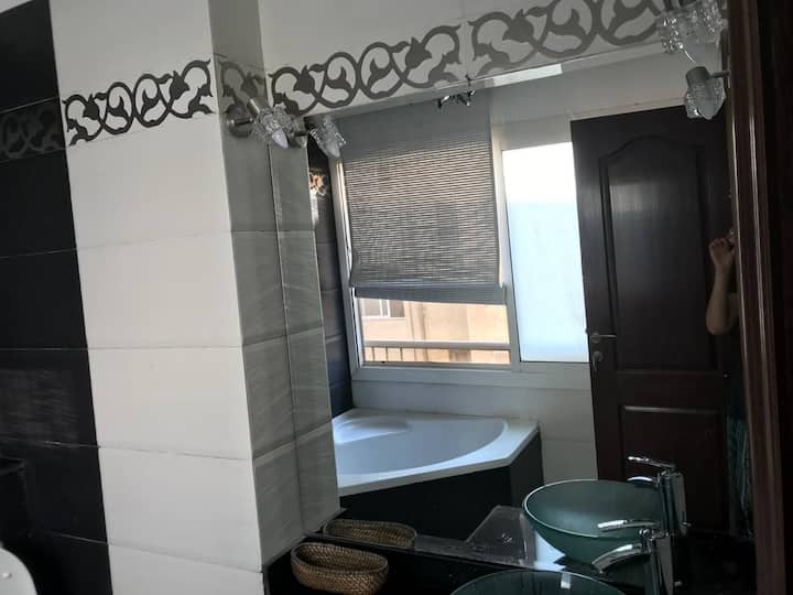 Cozy Apartment in Hadayek El Mohandiseen — Apartment in Al Sheikh Zayed, Giza, Egypt, Egypt — photo 10