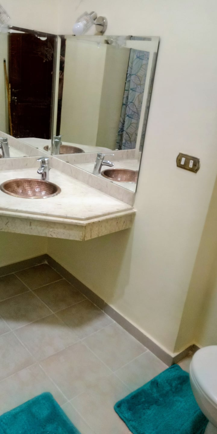 Cozy Apartment in Hadayek El Mohandiseen — Apartment in Al Sheikh Zayed, Giza, Egypt, Egypt — photo 16