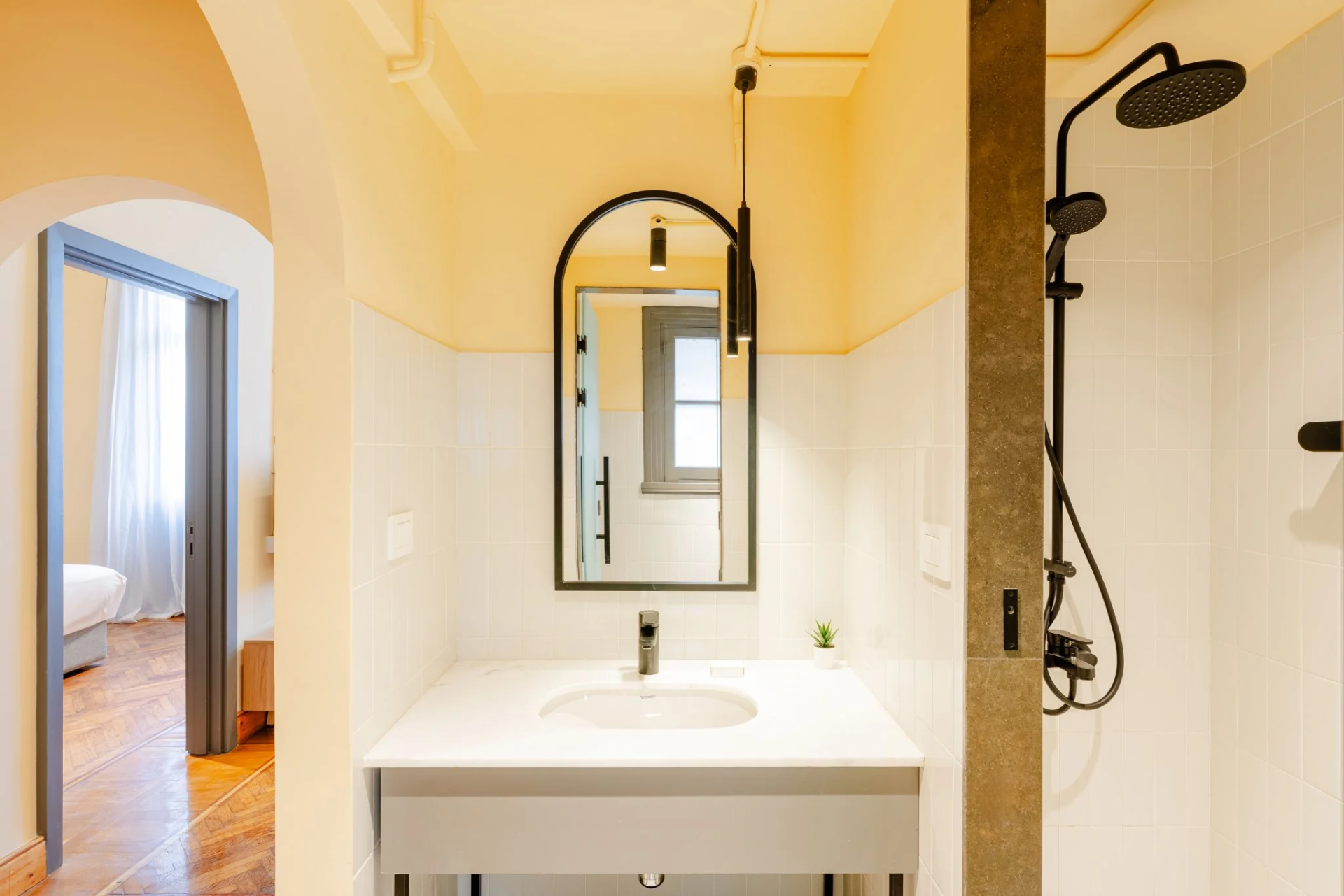 One Bedroom Apartment City View 4