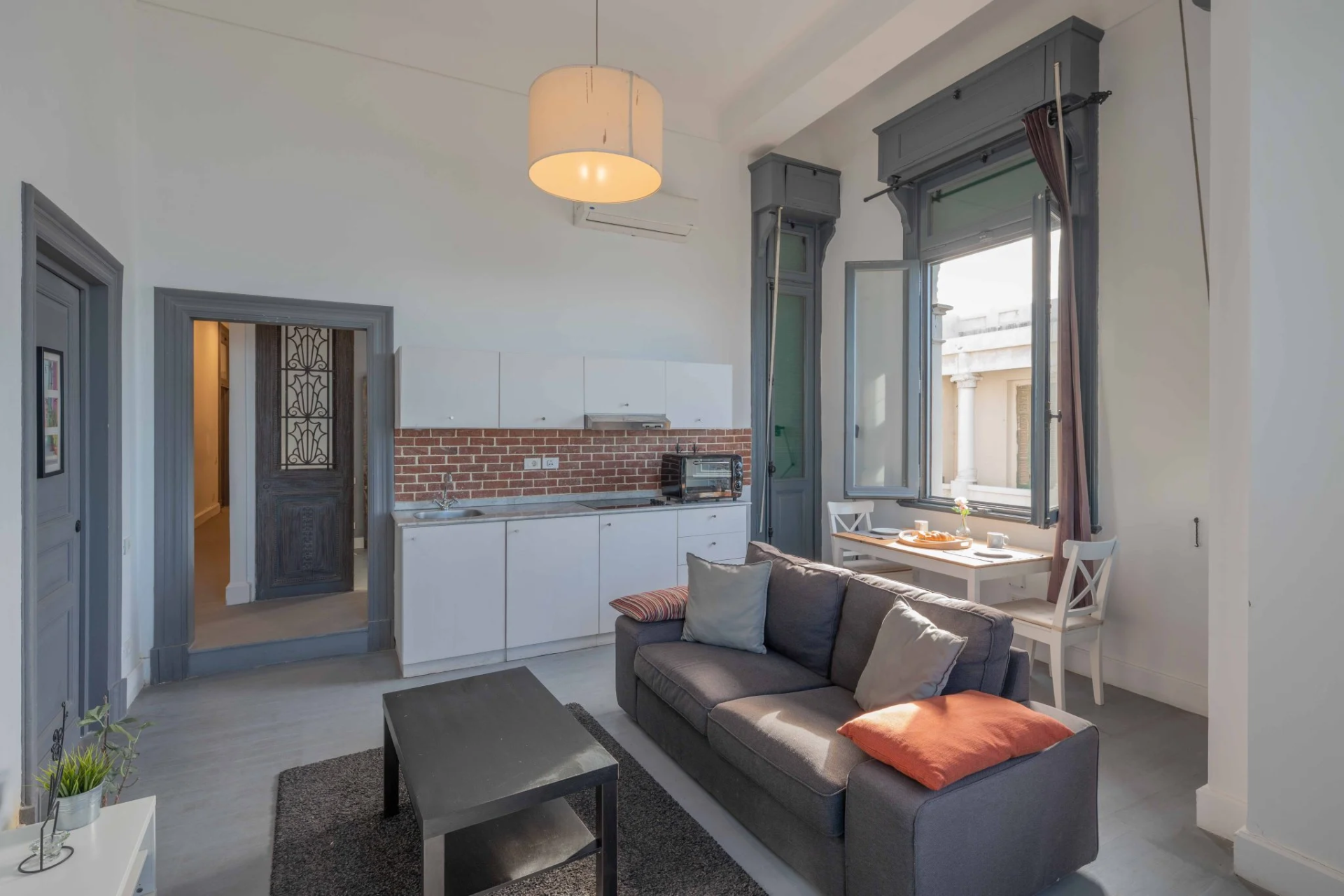 One Bedroom Apartment Sea View 2
