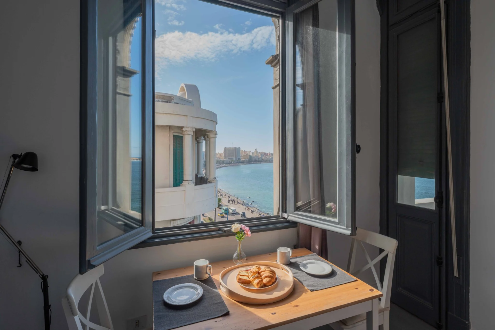 One Bedroom Apartment Sea View 4