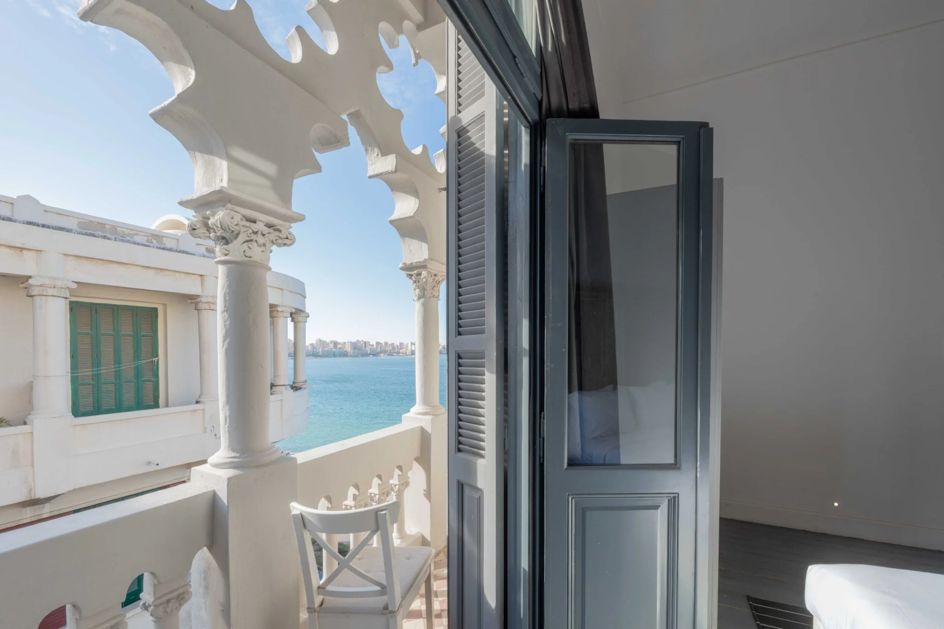 One Bedroom Apartment Sea View 6