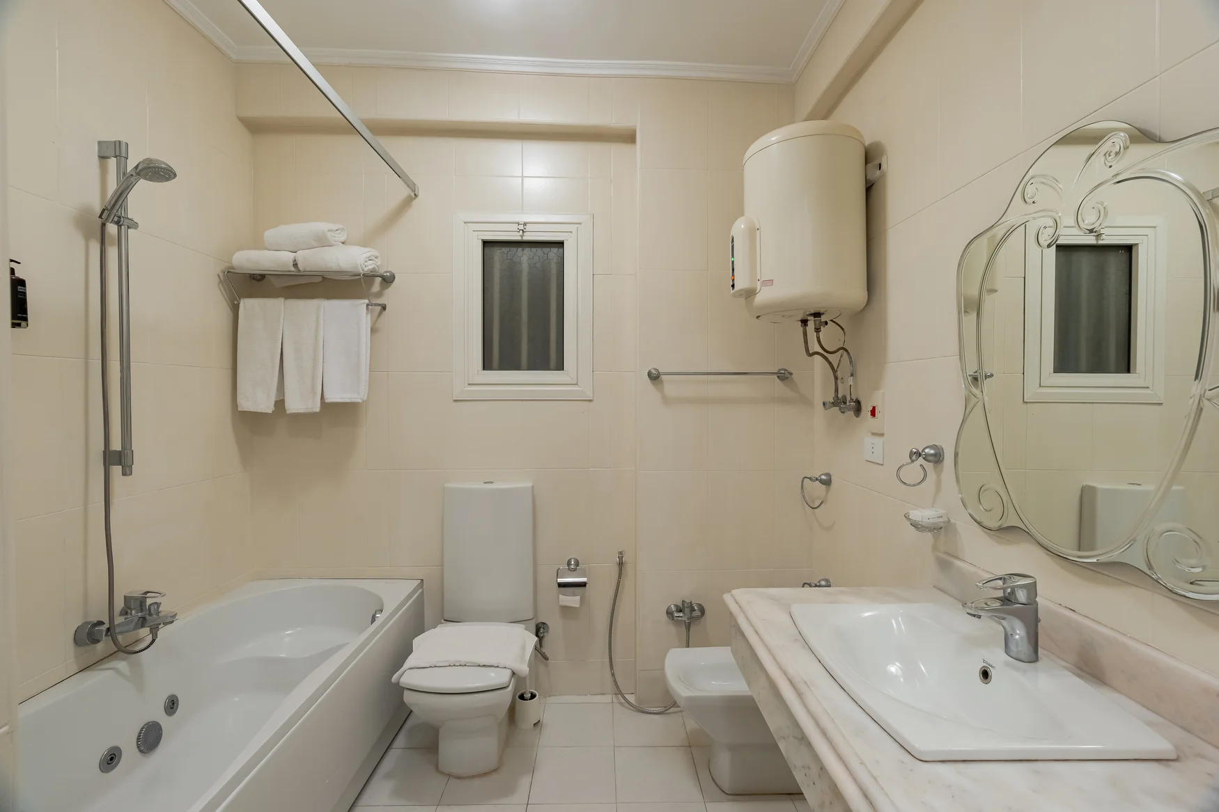 Three Bedroom Apartment City view Next to Om Kolthoom Hotel 2