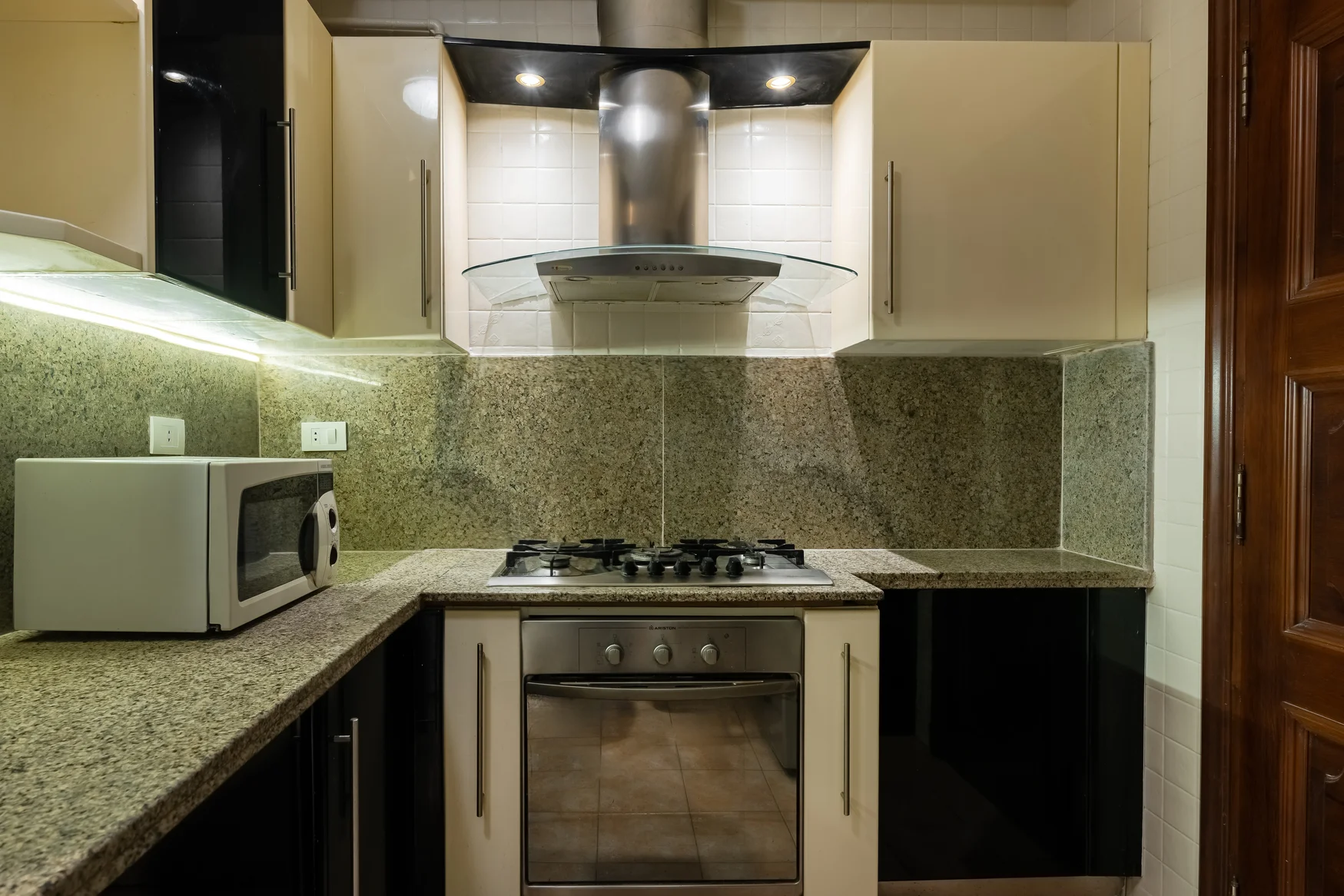 Three Bedroom Apartment City view Next to Om Kolthoom Hotel 3