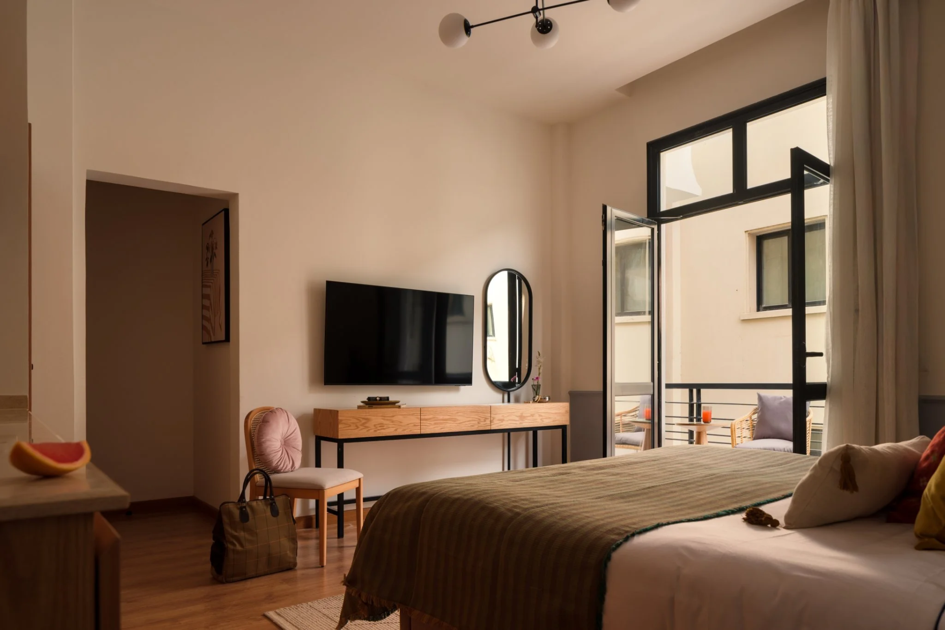 Studio With Kitchenette And Balcony Next To Tahrir Square — Studio in Downtown Cairo | Talaat Harb Mall, Egypt — photo 6