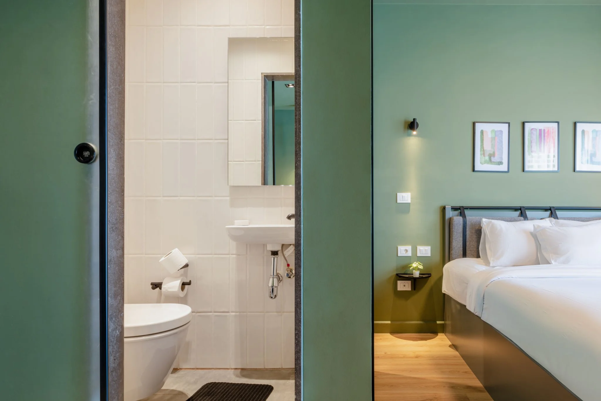 King Room With Balcony In The Center Of Downtown Cairo 3