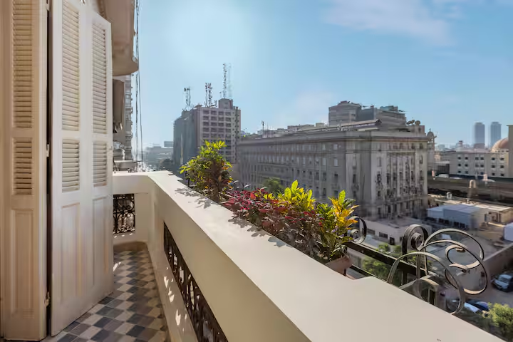 Downtown Glass & Glory | Heritage Stay — Apartment in Downtown Cairo, Egypt — photo 7