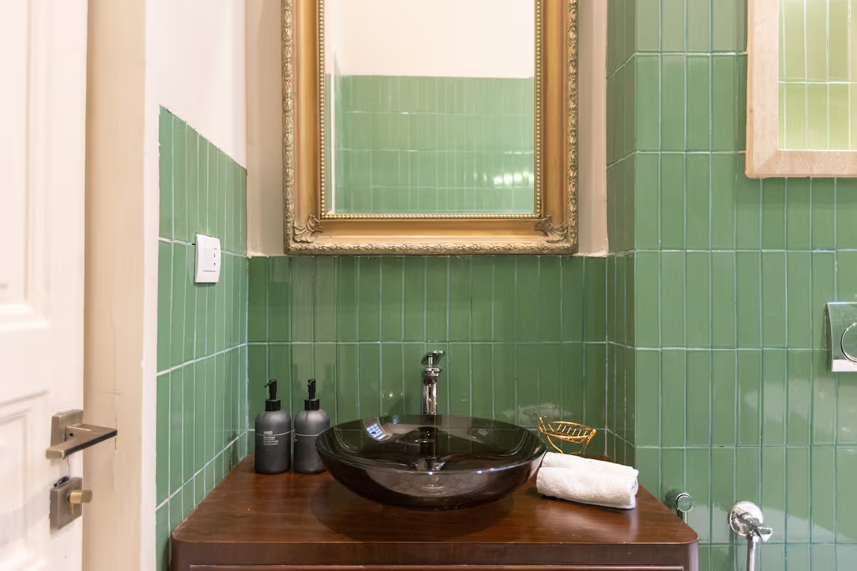 Downtown Glass & Glory | Heritage Stay — Apartment in Downtown Cairo, Egypt — photo 9