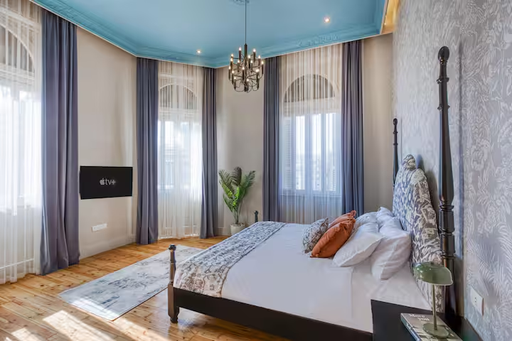 Downtown Glass & Glory | Heritage Stay — Apartment in Downtown Cairo, Egypt — photo 30
